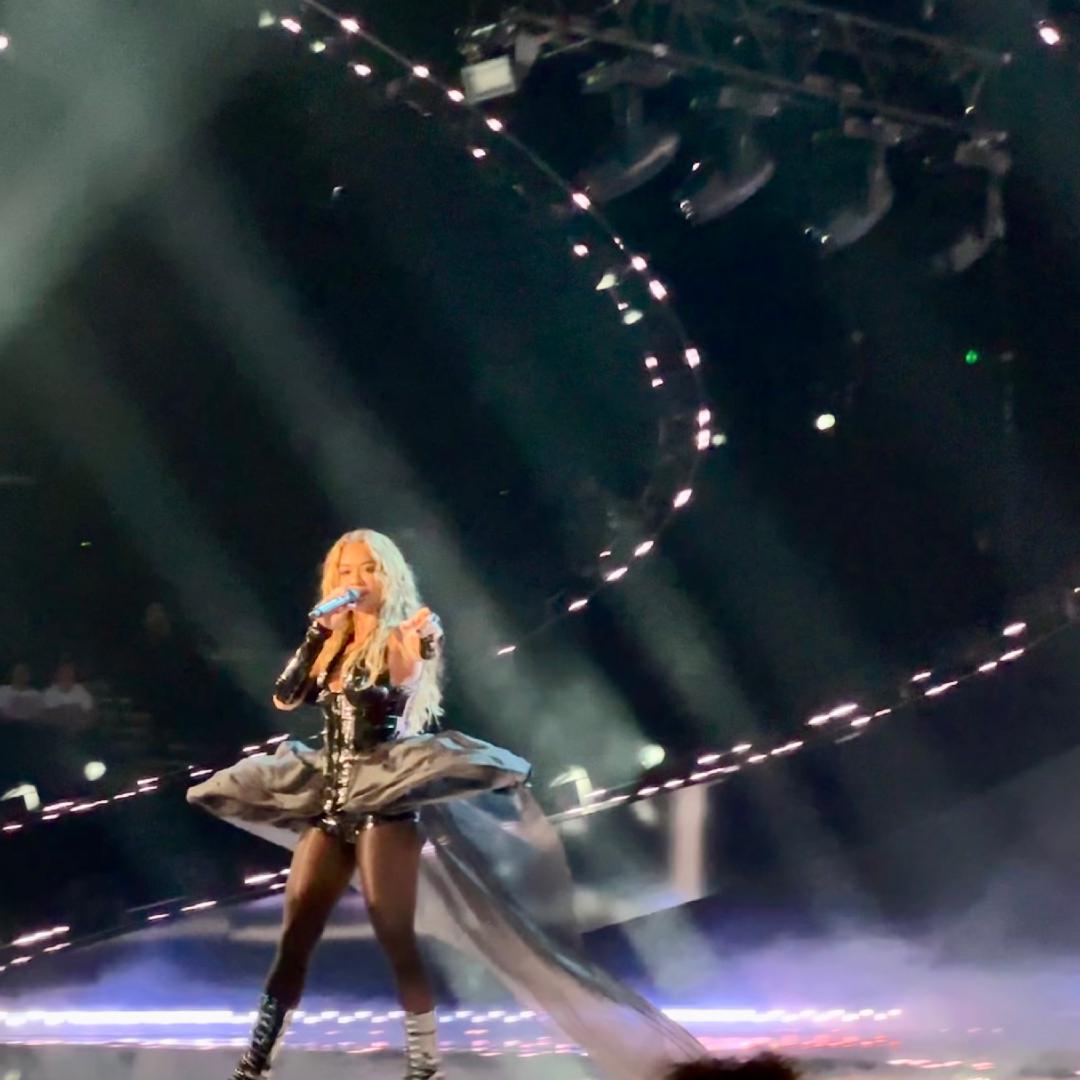 Rita Ora walking down the stage